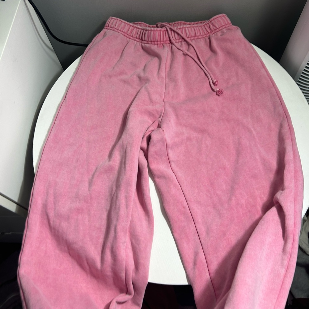 pink sweatpants